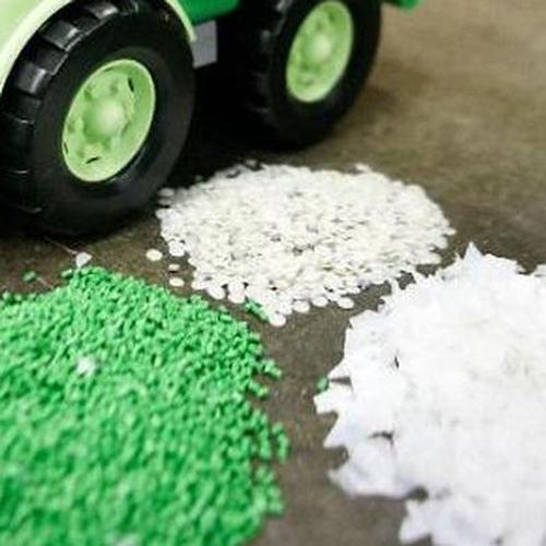 8 Companies That Only Sell 100 Percent Recycled Products 8 Companies That Only Sell 100 Percent Recycled Products